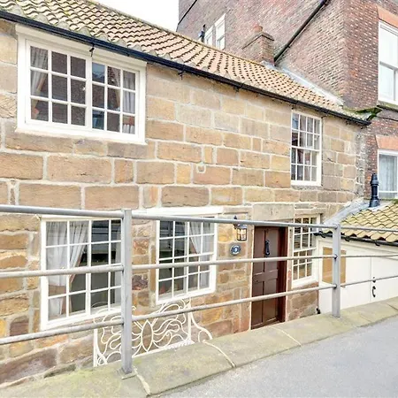 Whitby Cottage * Whitby