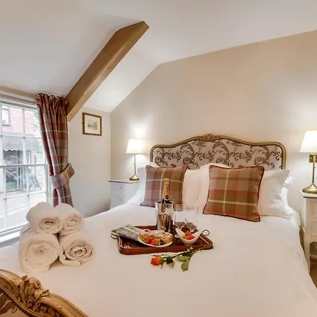 Willa Whitby Cottage *